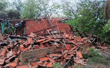 Idoso morre soterrado após casa desabar com chuva em cidade de MT